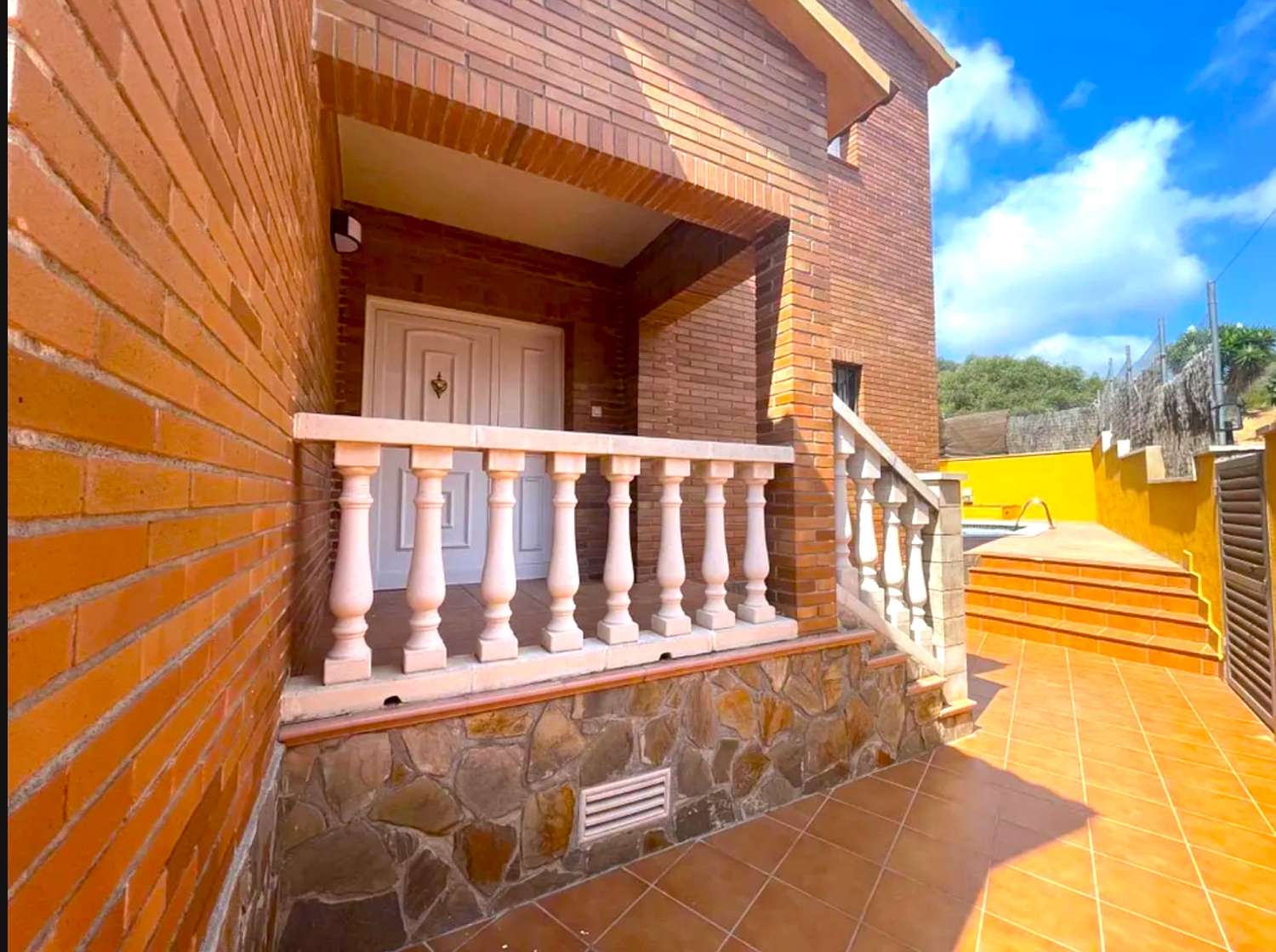 Villa for sale in Centro - Roda de Barà with 4 bedrooms, terrace and pool