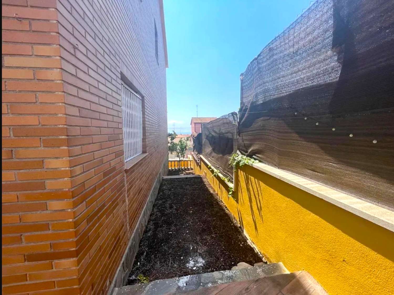 Xalet en venda a Centro - Roda de Barà de 4 habitacions amb terrassa i piscina